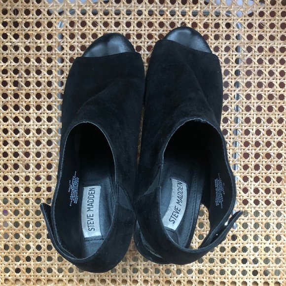 Steve Madden Black Suede 'Nonstp' Block Heels (Peep Toe and Cutout) - Picture 3 of 11